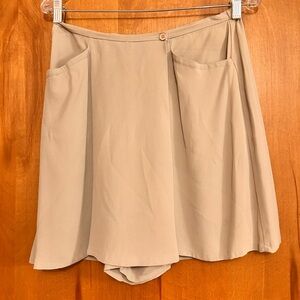 Max Studio Pale Green Shorts Size 10 NWT